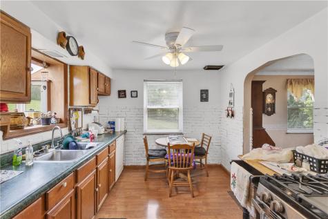 1119 Scorer Street Lincoln Place PA 15207