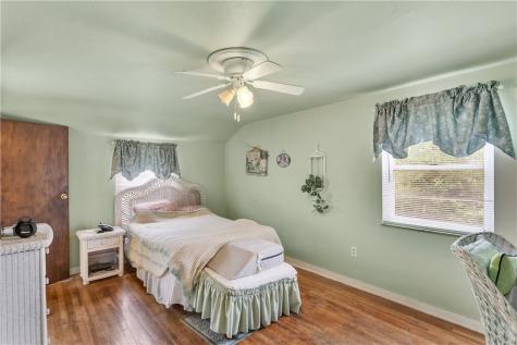 1119 Scorer Street Lincoln Place PA 15207