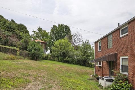 1119 Scorer Street Lincoln Place PA 15207