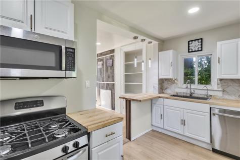 1046 Highland City Of Greensburg PA 15601