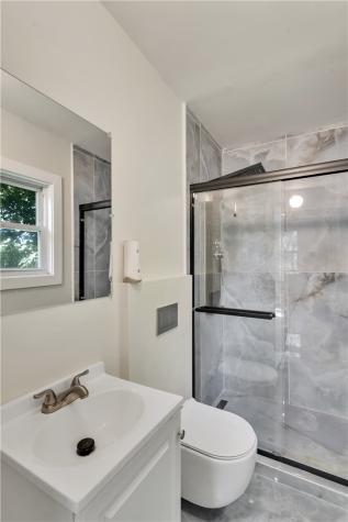 1046 Highland City Of Greensburg PA 15601