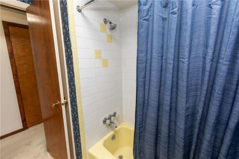 175 Ellsworth Street California PA 15419