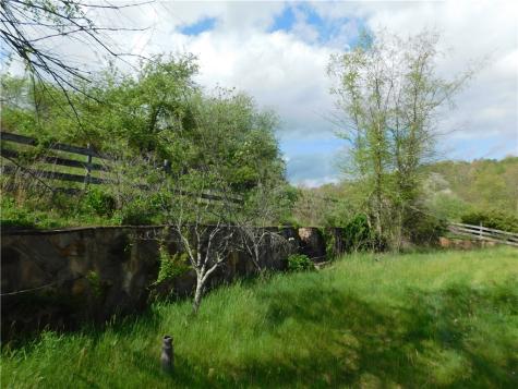 108 Oak Spring Road East Finley PA 15377