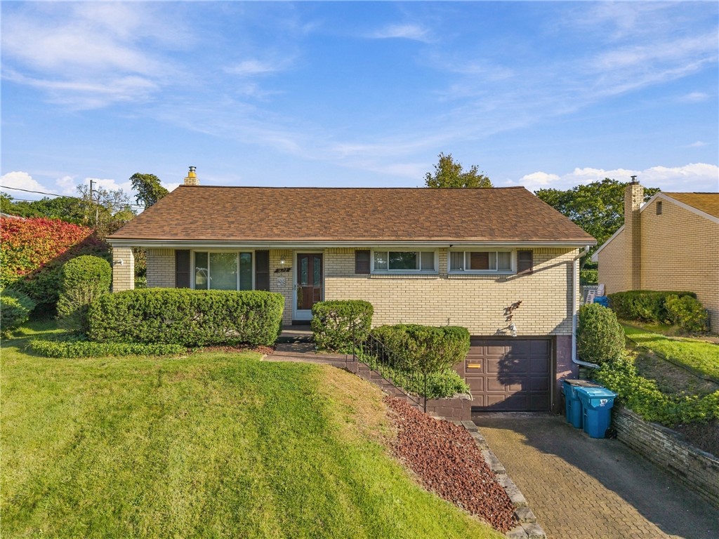 1822 Outlook Drive Penn Hills PA 15147