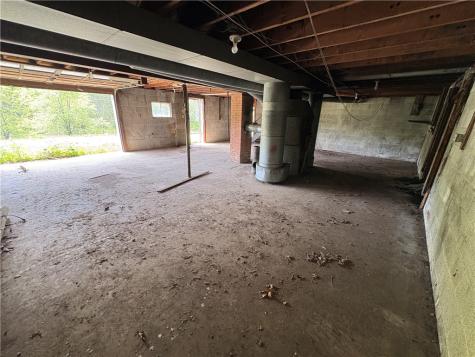 5479 Route 422 Highway Shelocta PA 15701