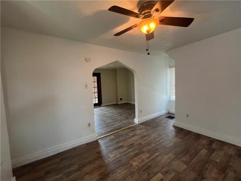437 Desota Street East Mckeesport PA 15035