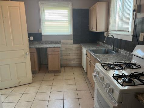 437 Desota Street East Mckeesport PA 15035