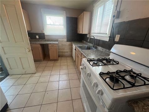 437 Desota Street East Mckeesport PA 15035