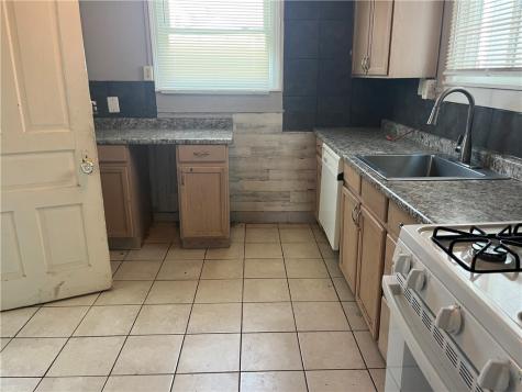 437 Desota Street East Mckeesport PA 15035