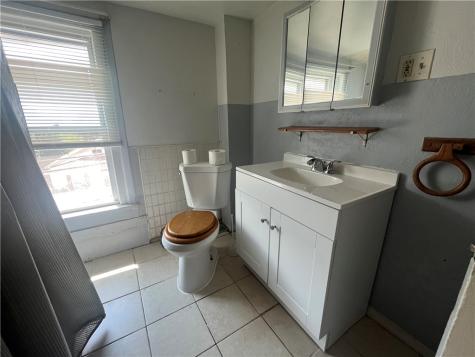 437 Desota Street East Mckeesport PA 15035
