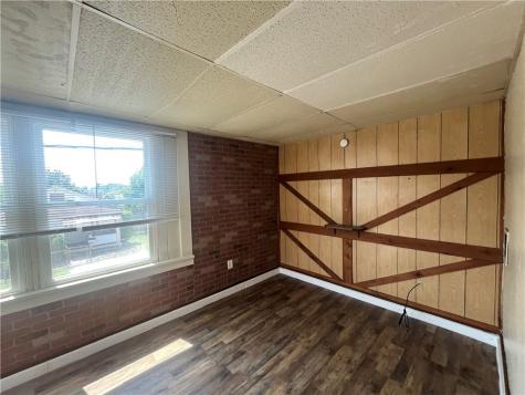 437 Desota Street East Mckeesport PA 15035