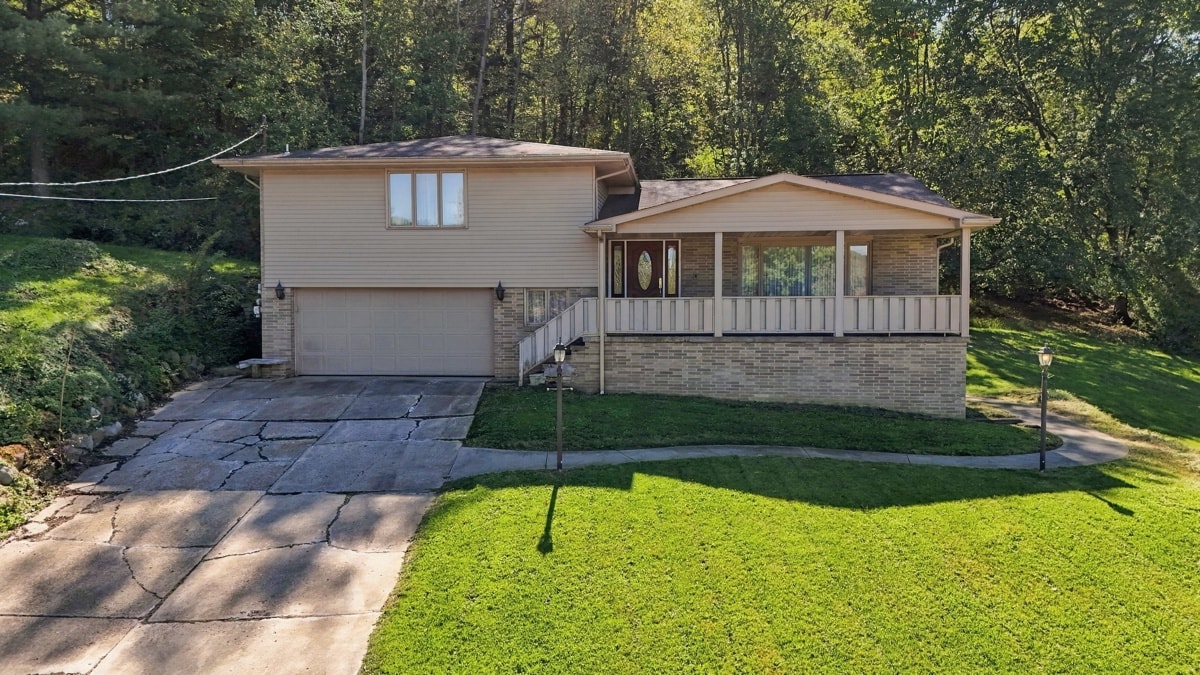 2904 Propst Drive Hopewell Township PA 15001