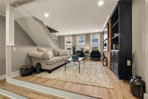 3822 Mintwood Street Lawrenceville PA 15201
