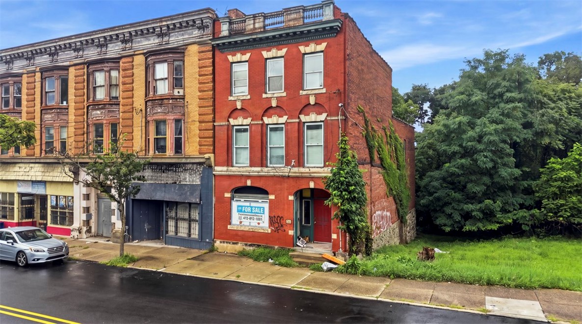 2107 Perrysville Avenue Perry Hilltop PA 15214