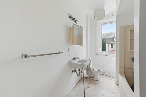 2107 Perrysville Avenue Perry Hilltop PA 15214