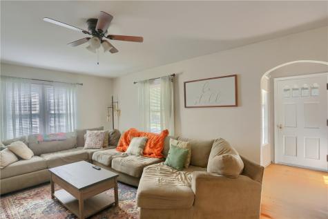 727 Pershing Street Ellwood City PA 16117