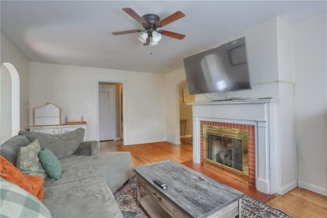 727 Pershing Street Ellwood City PA 16117