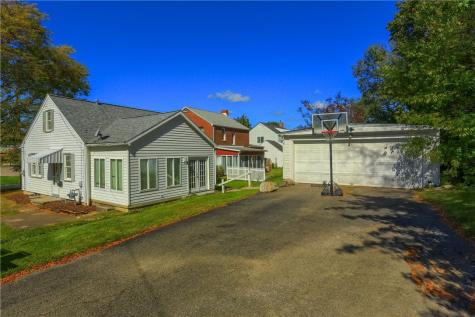 727 Pershing Street Ellwood City PA 16117