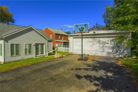727 Pershing Street Ellwood City PA 16117