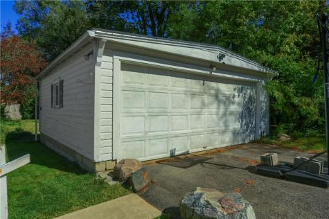 727 Pershing Street Ellwood City PA 16117