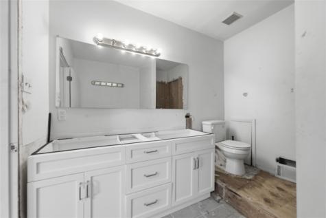 413 Agatha Street Pitcairn PA 15140