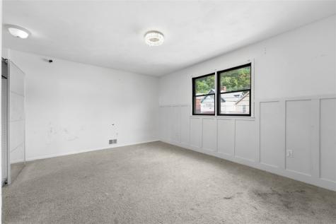 413 Agatha Street Pitcairn PA 15140