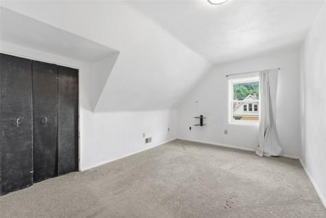 413 Agatha Street Pitcairn PA 15140