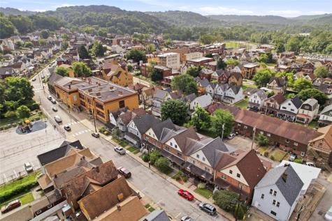 413 Agatha Street Pitcairn PA 15140