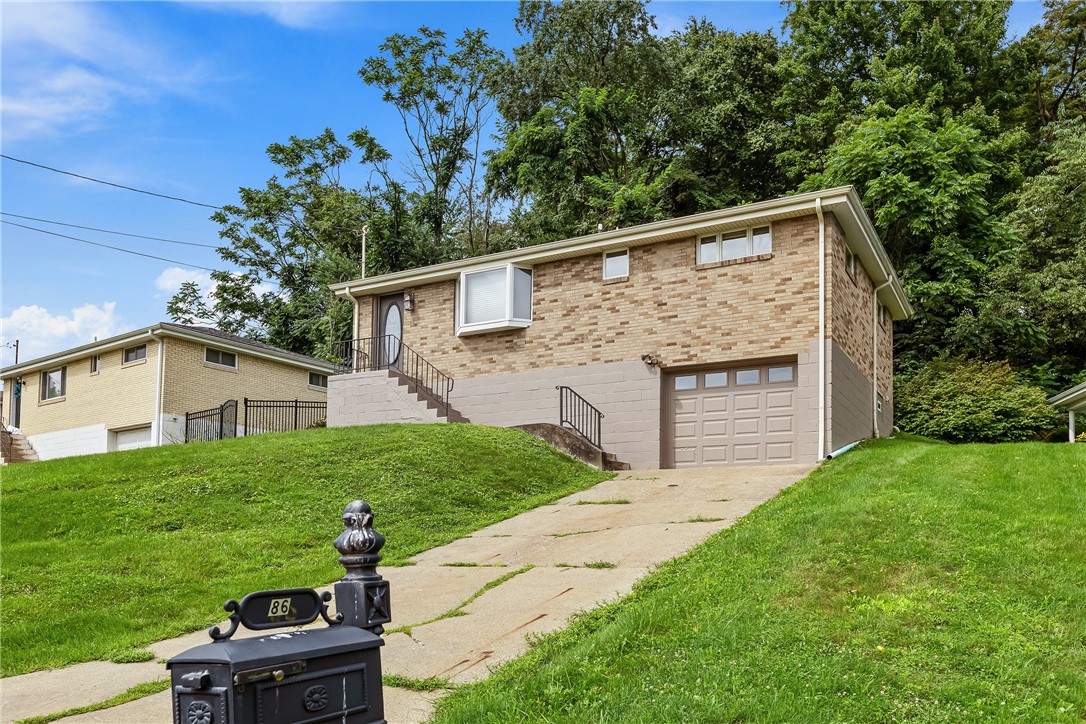 86 Thorncrest Drive Stowe Township PA 15136
