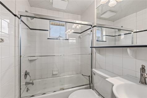 86 Thorncrest Drive Stowe Township PA 15136