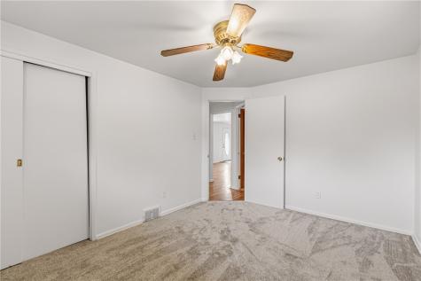 86 Thorncrest Drive Stowe Township PA 15136
