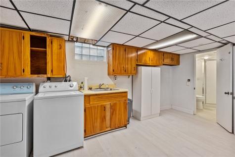 86 Thorncrest Drive Stowe Township PA 15136