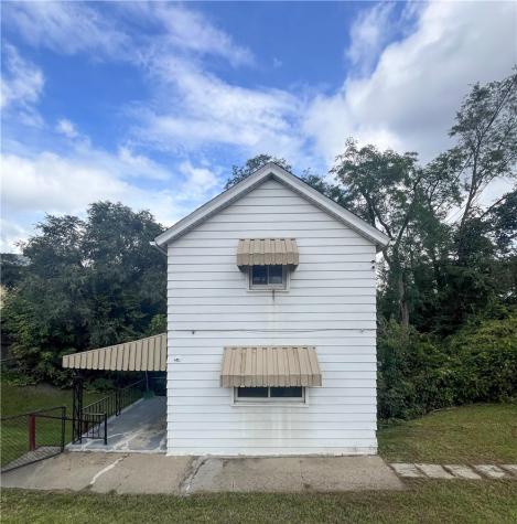 1360 Center Street Mckees Rocks PA 15136