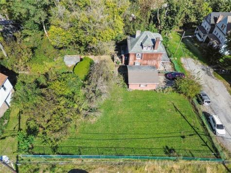 507 Warsaw Street East Hills PA 15221
