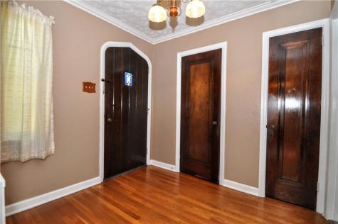 246 Center Avenue Elizabeth Township/boro PA 15037