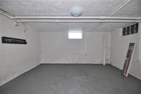 246 Center Avenue Elizabeth Township/boro PA 15037