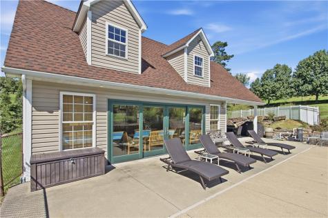 10 Whitetail Drive Chartiers PA 15301