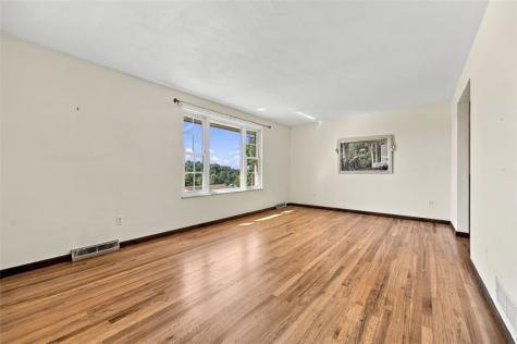 121 Oak Hill Drive South Strabane PA 15301