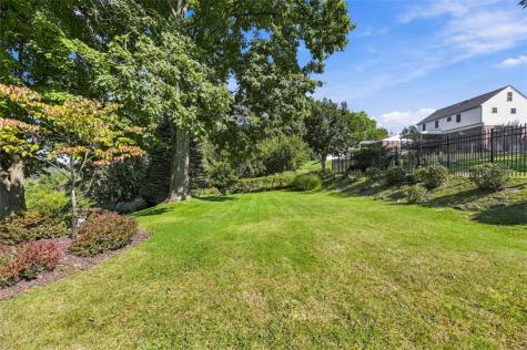 121 Oak Hill Drive South Strabane PA 15301