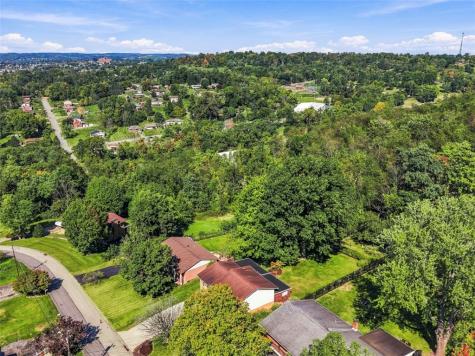 121 Oak Hill Drive South Strabane PA 15301