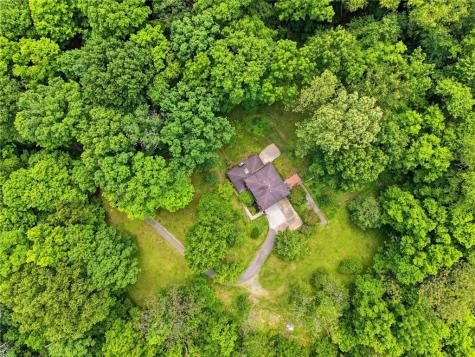 21 W Hillcrest Road Nottingham PA 15330