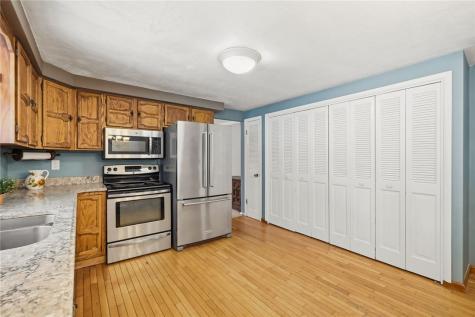 21 W Hillcrest Road Nottingham PA 15330