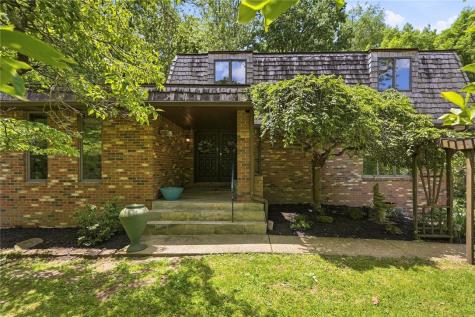 21 W Hillcrest Road Nottingham PA 15330