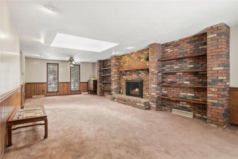 21 W Hillcrest Road Nottingham PA 15330