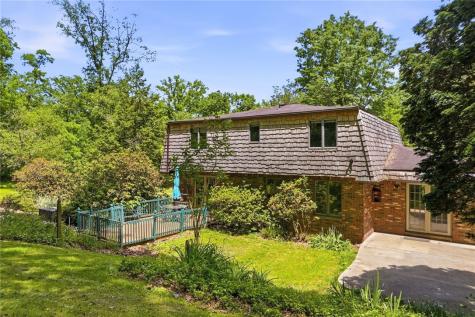 21 W Hillcrest Road Nottingham PA 15330