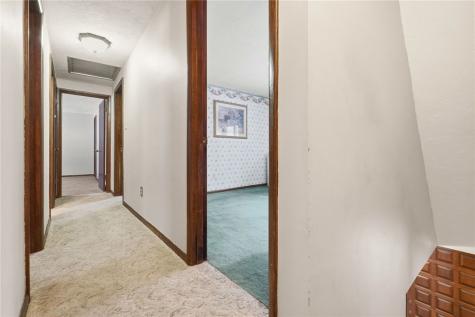 21 W Hillcrest Road Nottingham PA 15330