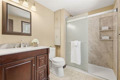 21 W Hillcrest Road Nottingham PA 15330