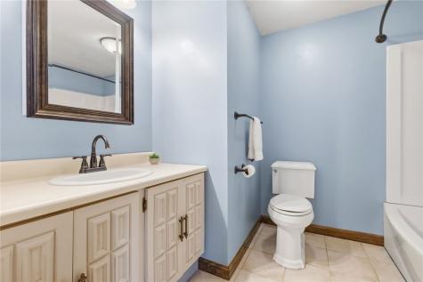 21 W Hillcrest Road Nottingham PA 15330