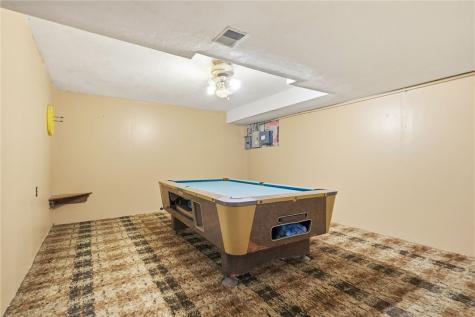 21 W Hillcrest Road Nottingham PA 15330