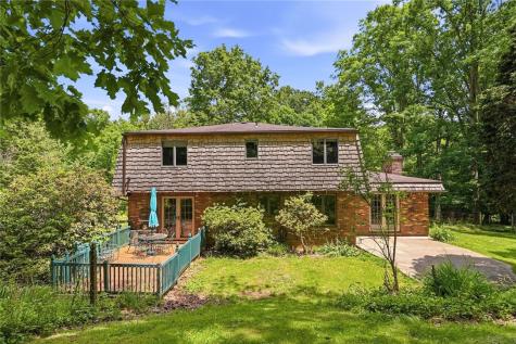 21 W Hillcrest Road Nottingham PA 15330